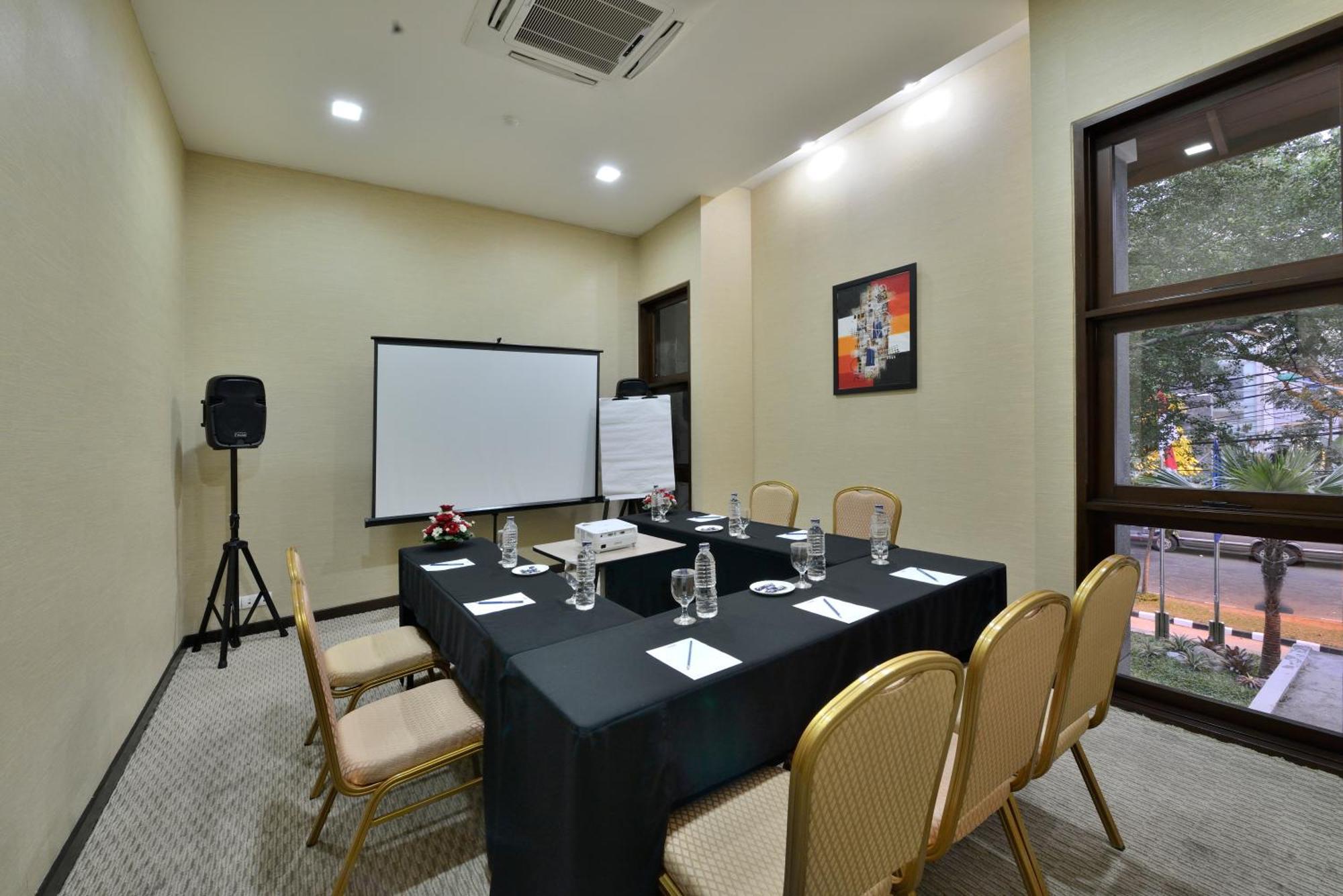 Serela Merdeka By Kagum Hotels Bandung Exterior foto